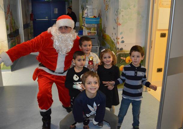 Babbo Natale in pediatria