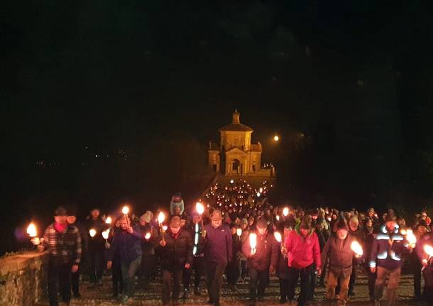 La fiaccolata al Sacro Monte