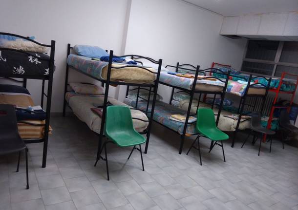 dormitorio senza tetto varese