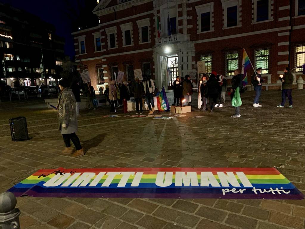 fiaccolata diritti umani varese