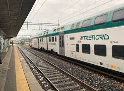 Trenord treno stazione pioggia maltempo 