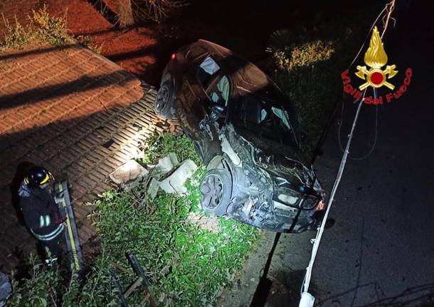 auto precipitata sul tetto