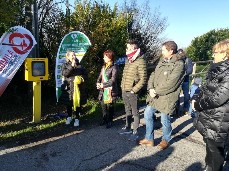 inaugurazione dae defibrillatore san vittore olona famiglia regalia via valloggia  8 