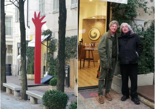 La scultura di Giuliano Tomaino in piazza Carducci