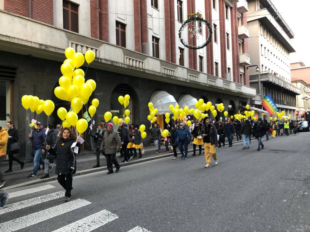 La Varese antrazzista sfila in centro