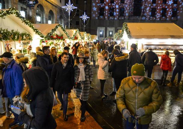 Natale a Varese, in moltissimi in centro 