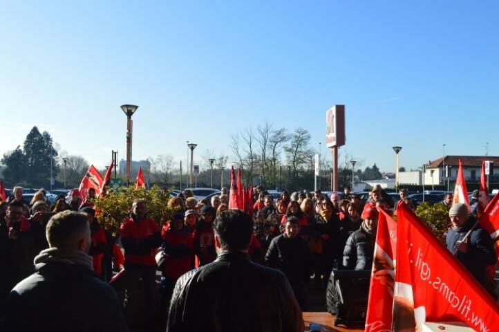 sciopero auchan nerviano  12 