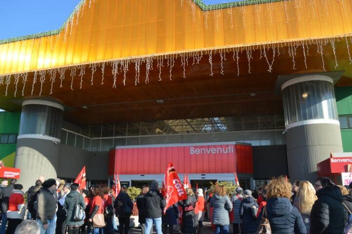 sciopero auchan nerviano  4 