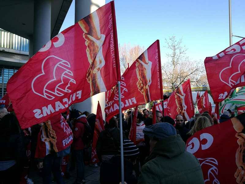 Sciopero sotto il Pirellone  Lavoratori ex Auchan   Conad  1 