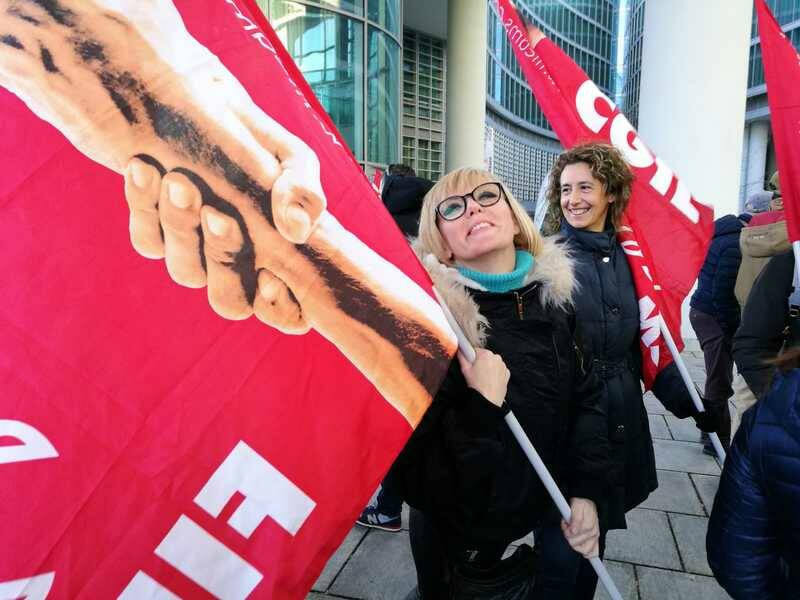 Sciopero sotto il Pirellone  Lavoratori ex Auchan   Conad  3 