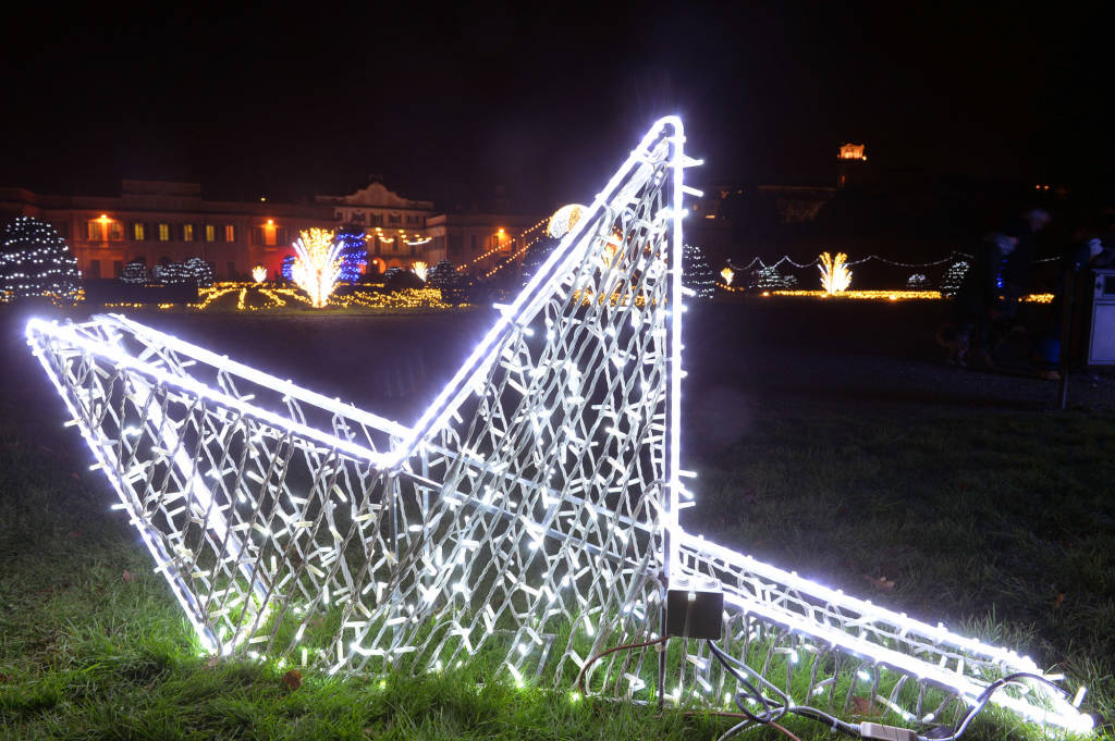 Si accende il Natale ai Giardini Estensi di Varese