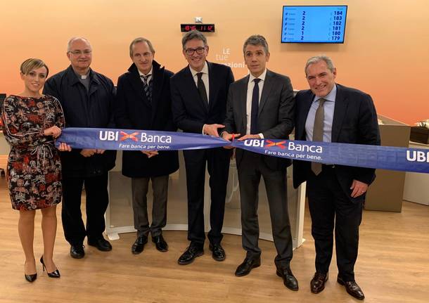 Ubi Banca riapre la sua filiale in piazza, ristrutturata