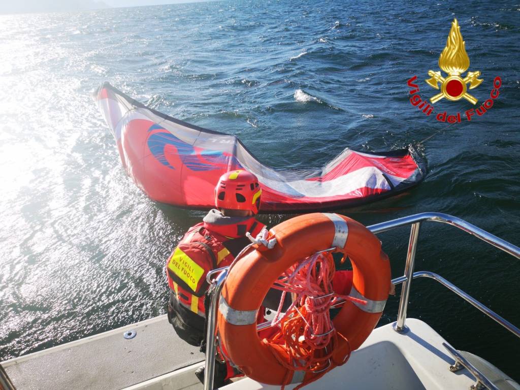 vigili del fuoco acqua lago maggiore