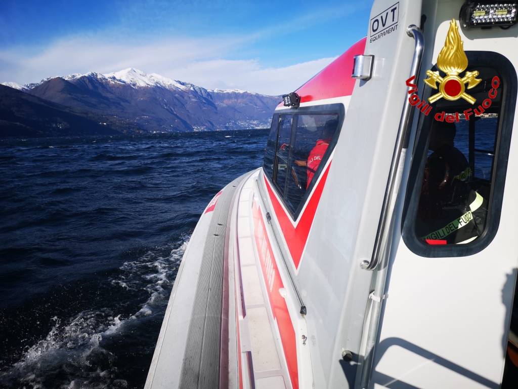 vigili del fuoco acqua lago maggiore