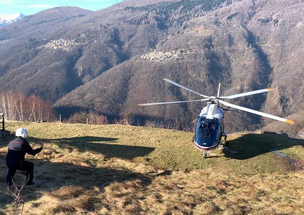 Vivieri a Monteviasco con l’elicottero