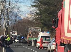 Auto contro camion, incidente sulla ss394 a Laveno Mombello