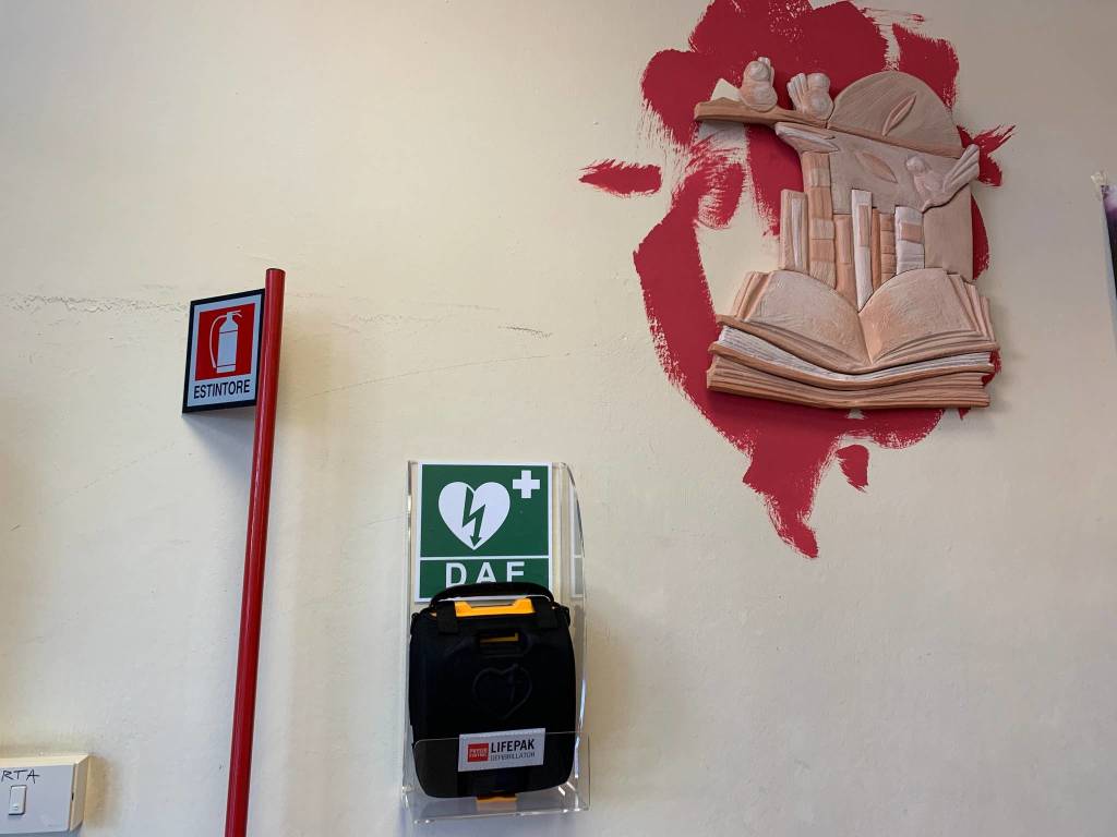 Dae (defibrillatore) nella sede di Varesenews