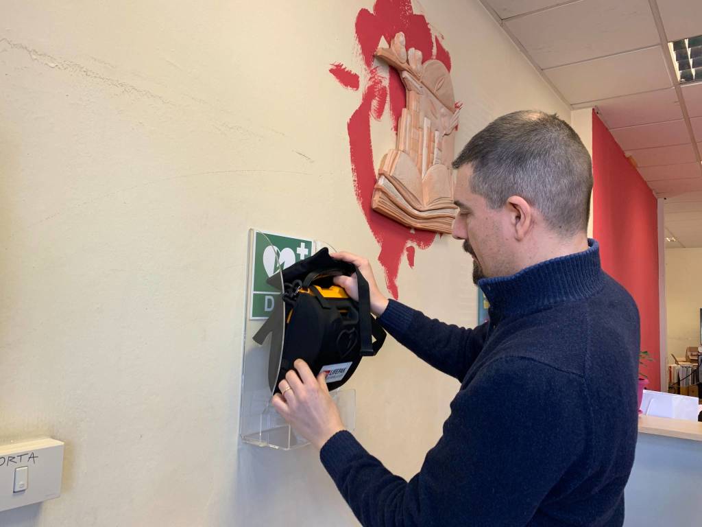 Dae (defibrillatore) nella sede di Varesenews