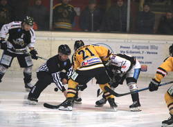 Hockey: al Palalbani Mastini e Merano - foto di roberto gernetti