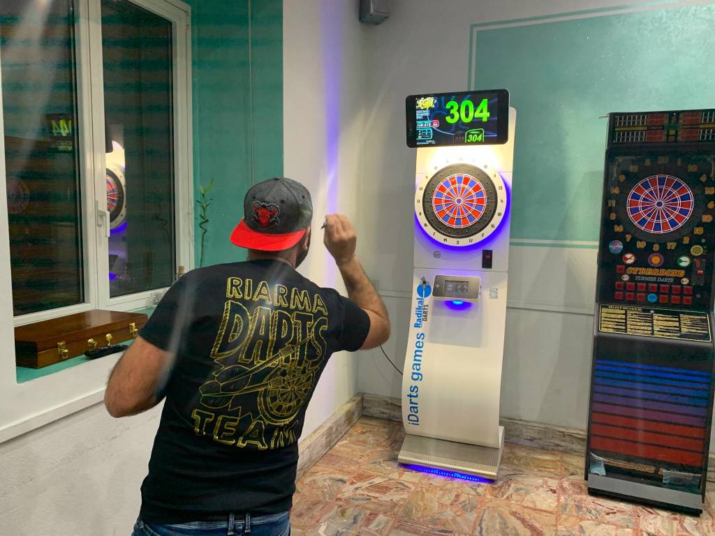 Il Riarma Caffè si dà alle freccette