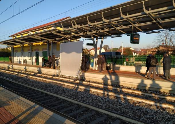 "Il treno è sempre il treno": Renato Pozzetto protagonista sul set alla stazione di Ceriano-Solaro