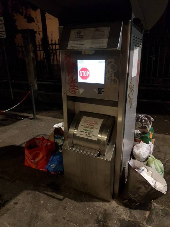 Le isole ecologiche continuano a non funzionare