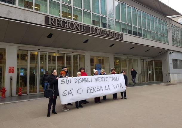 protesta in regione associazioni disabilità