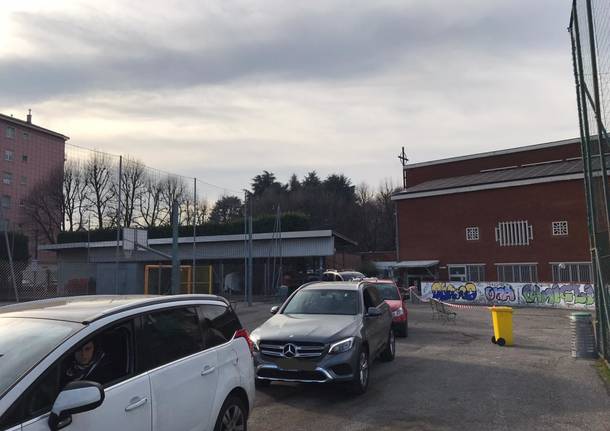 Sant’Antonio a Saronno: in coda per far benedire la propria auto