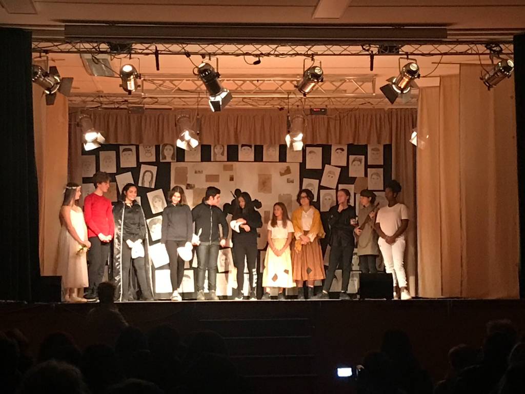 ''Genocidio'' uno spettacolo teatrale degli studenti della Scuola Schiaparelli di Origgio 