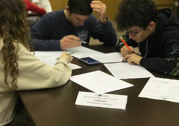 Al Riva di Saronno gli studenti si sfidano a colpi di chimica