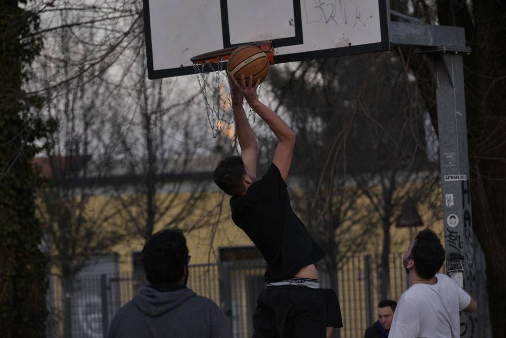 Basket al campetto del Verri in memoria di Kobe Bryant