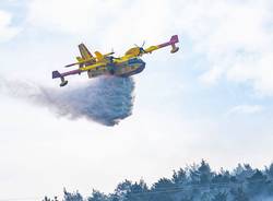 Canadair in azione a Sesto Calende