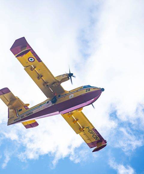 Canadair in azione a Sesto Calende