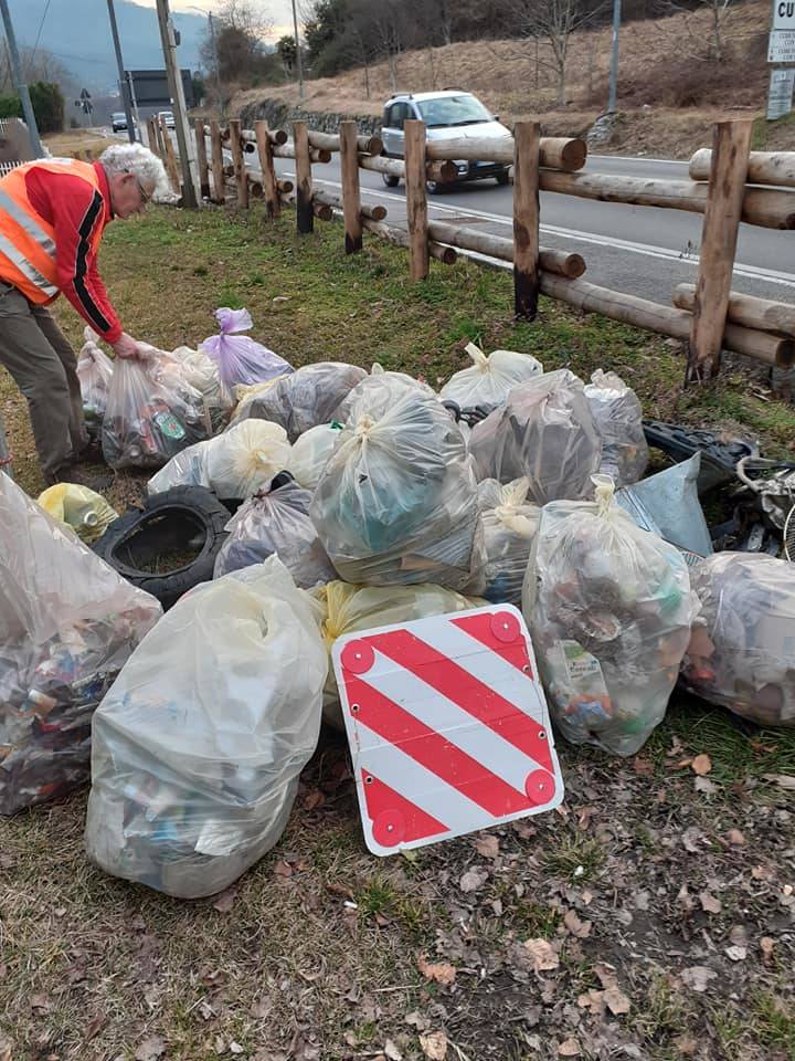 Strade pulite in azione in Valcuvia