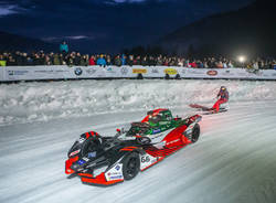 Bolidi sul ghiaccio: benvenuti alla Ice Race