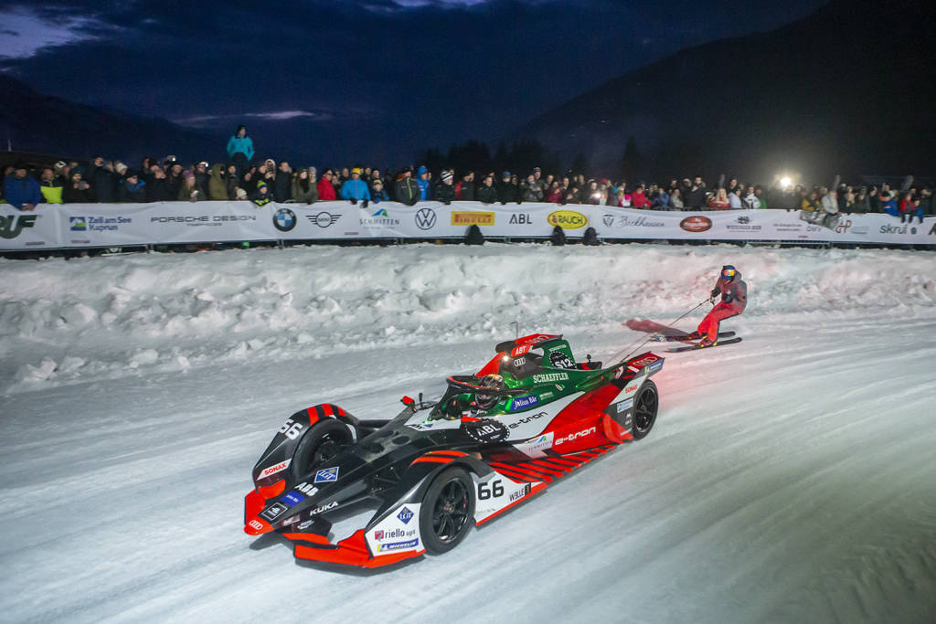 Bolidi sul ghiaccio: benvenuti alla Ice Race