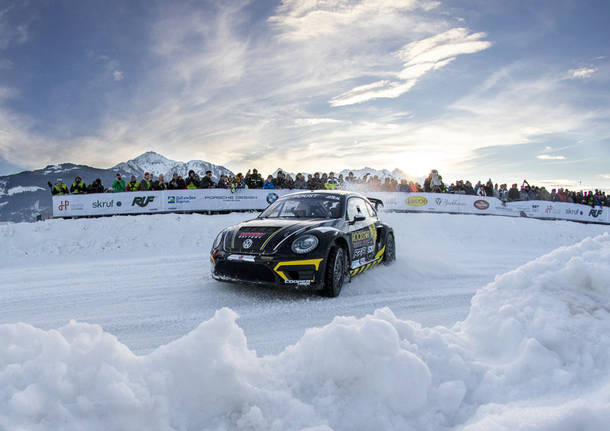 Bolidi sul ghiaccio: benvenuti alla GP Ice Race