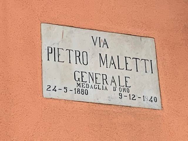 La via Pietro Maletti a Cocquio