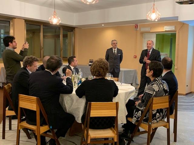 La \"cena del legno\" al Cfp di Luino