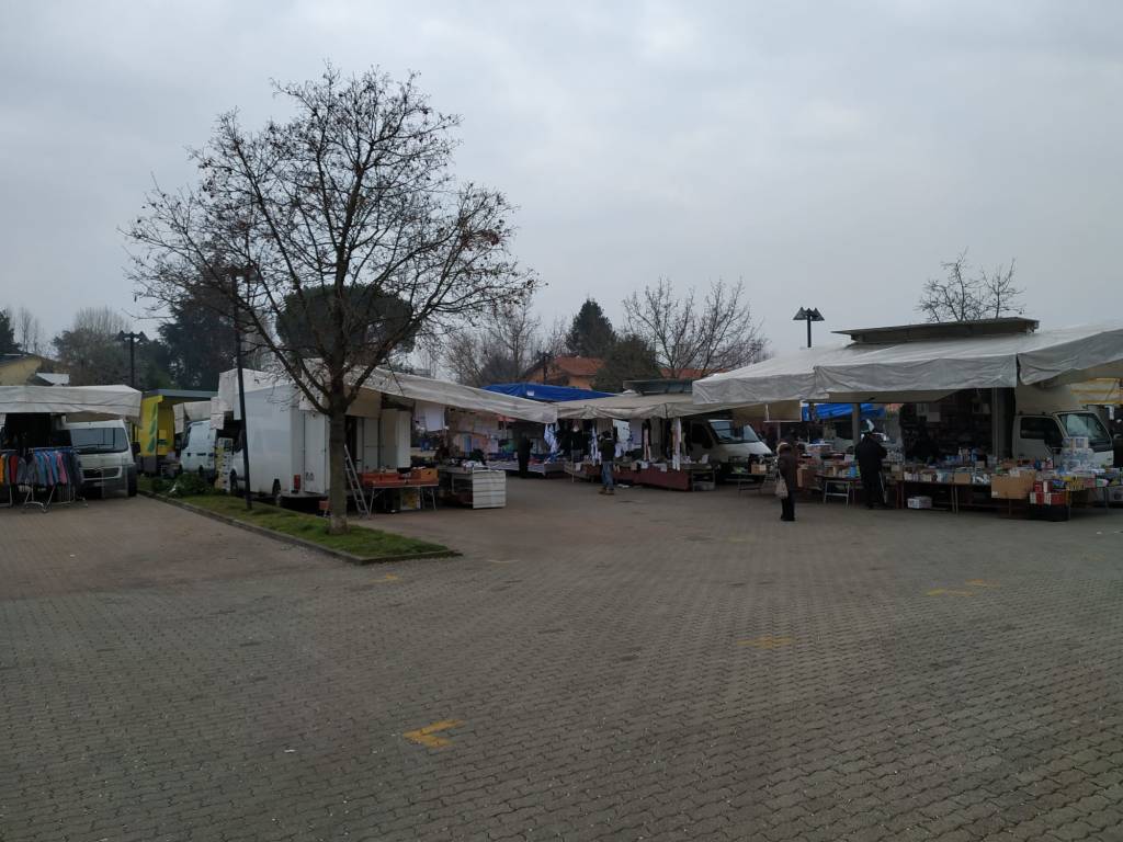Caronno Pertusella, confermato il mercato settimanale
