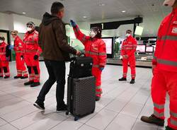 Controlli coronavirus in aeroporto