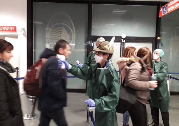 Controlli coronavirus in aeroporto