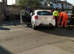 Incidente in via Novara a Legnnao frontale  2 