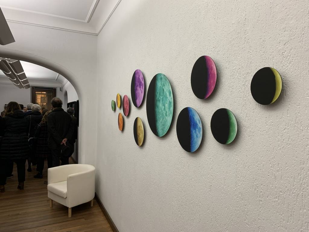 Le lune di Luca Missoni alla Galleria Ghiggini