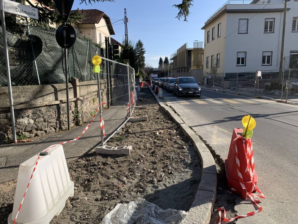 Nuovi marciapiedi a Biumo