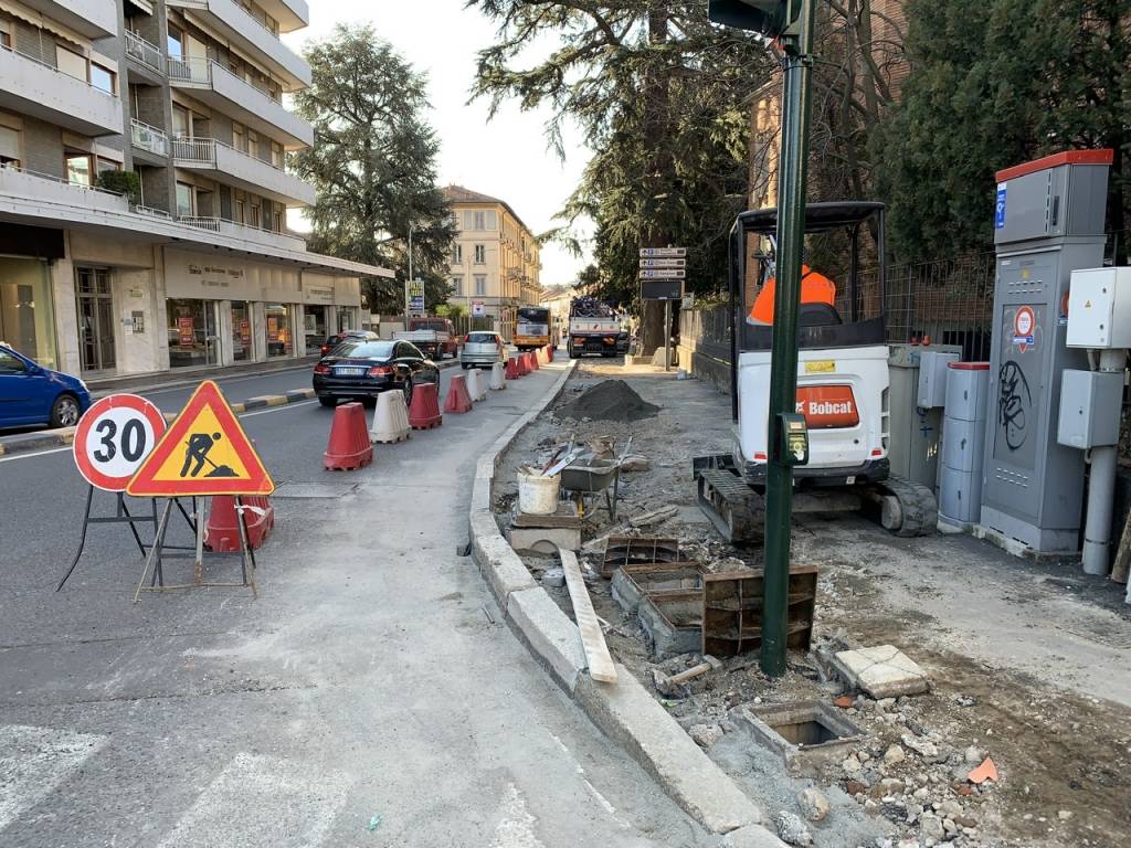 Nuovi marciapiedi a Biumo
