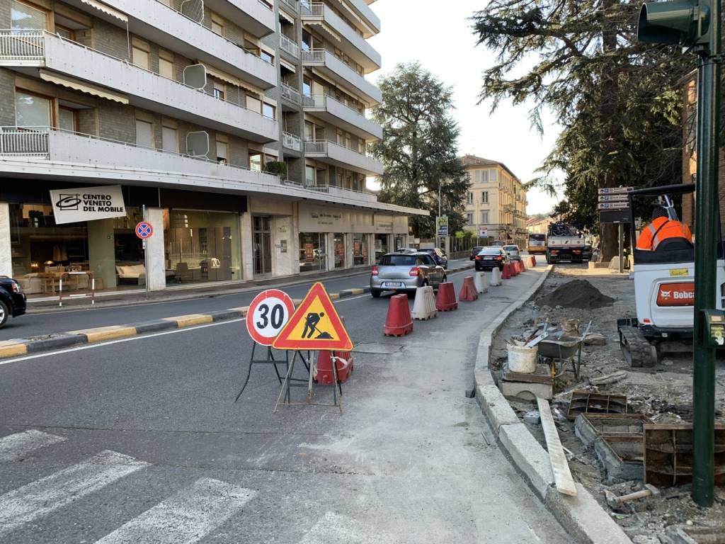 Nuovi marciapiedi a Biumo