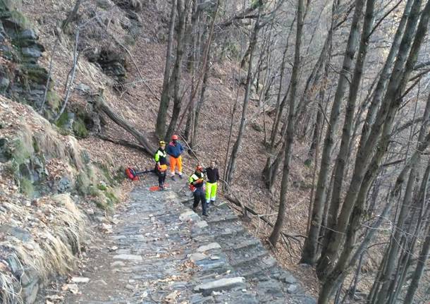 pulizia scalinata monteviasco febbraio 2020