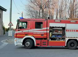 Sesto Calende: auto a fuoco