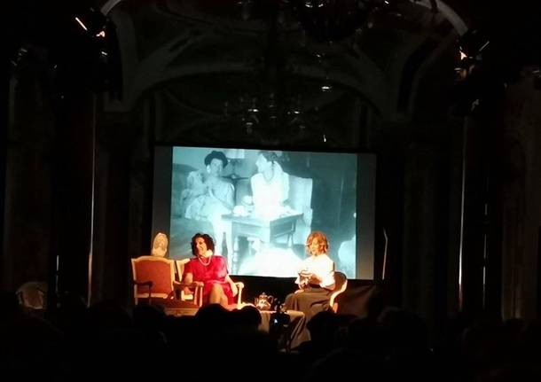 un tè con due signore parole di donna